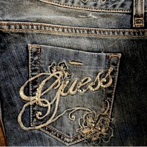 New With Tags Beautiful GUESS Crop Jeans With Signature Pocket